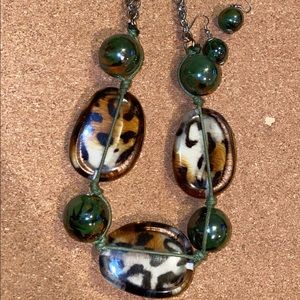 Marble Stone with Leopard Accents Necklace Set